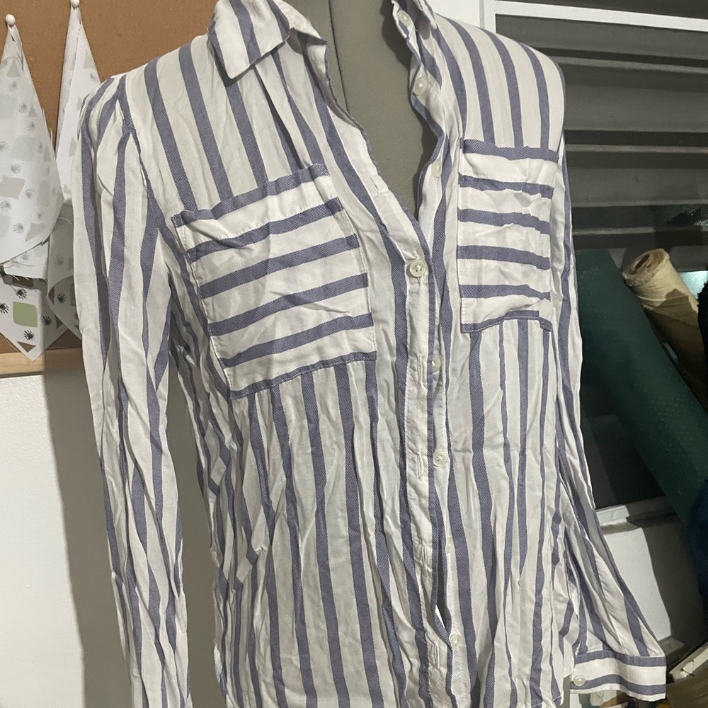 Selling because doesn’t fits me